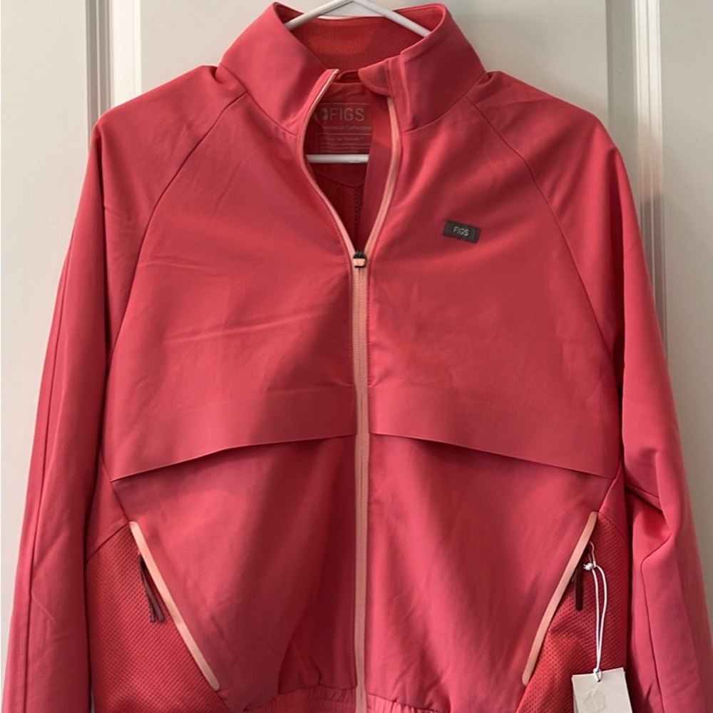 Figs on shift scrub jacket in dessert rose, XS, NWT